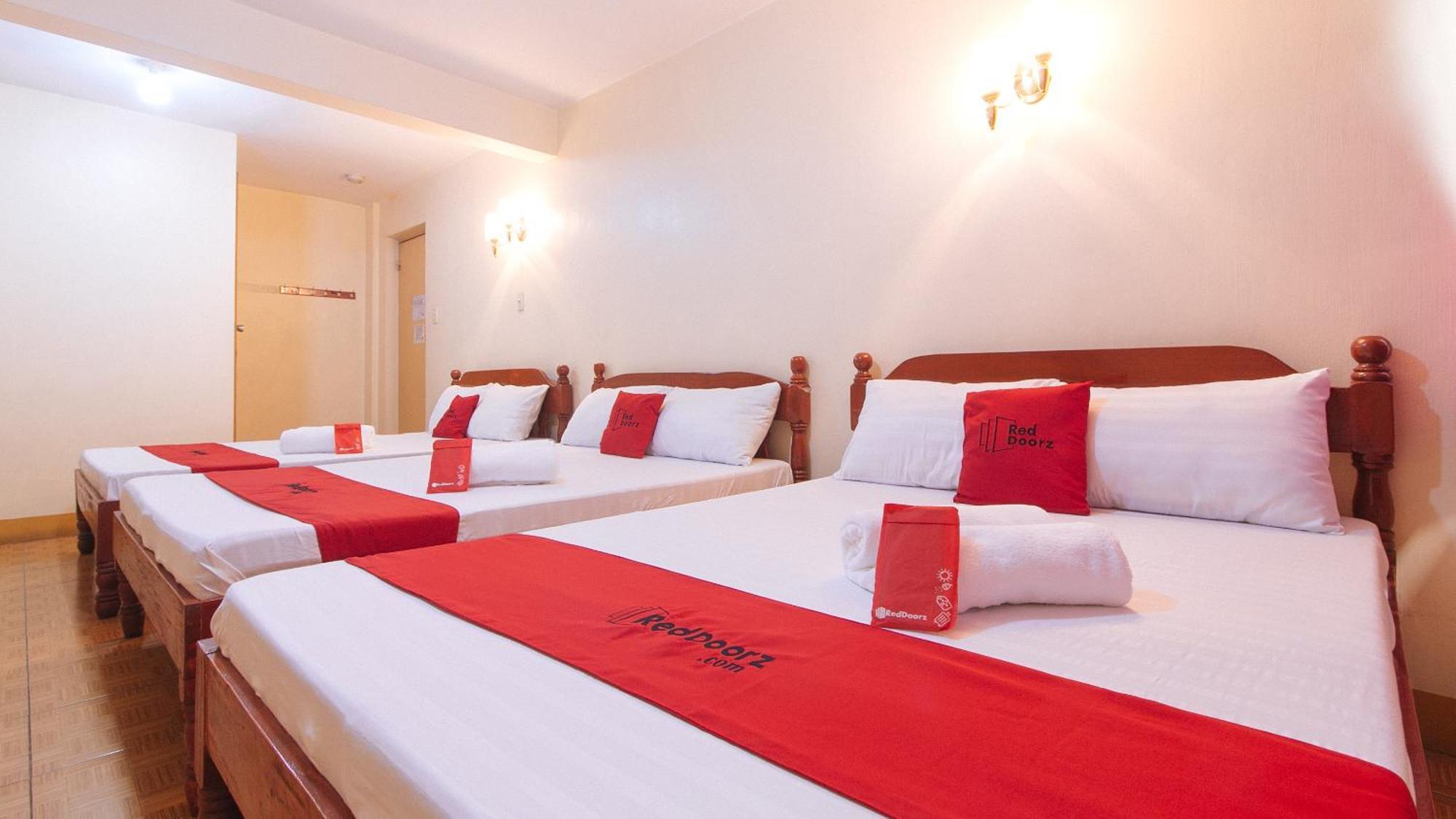 Reddoorz @ Golden Victory Hotel Mabalacat Pampanga ภายนอก รูปภาพ
