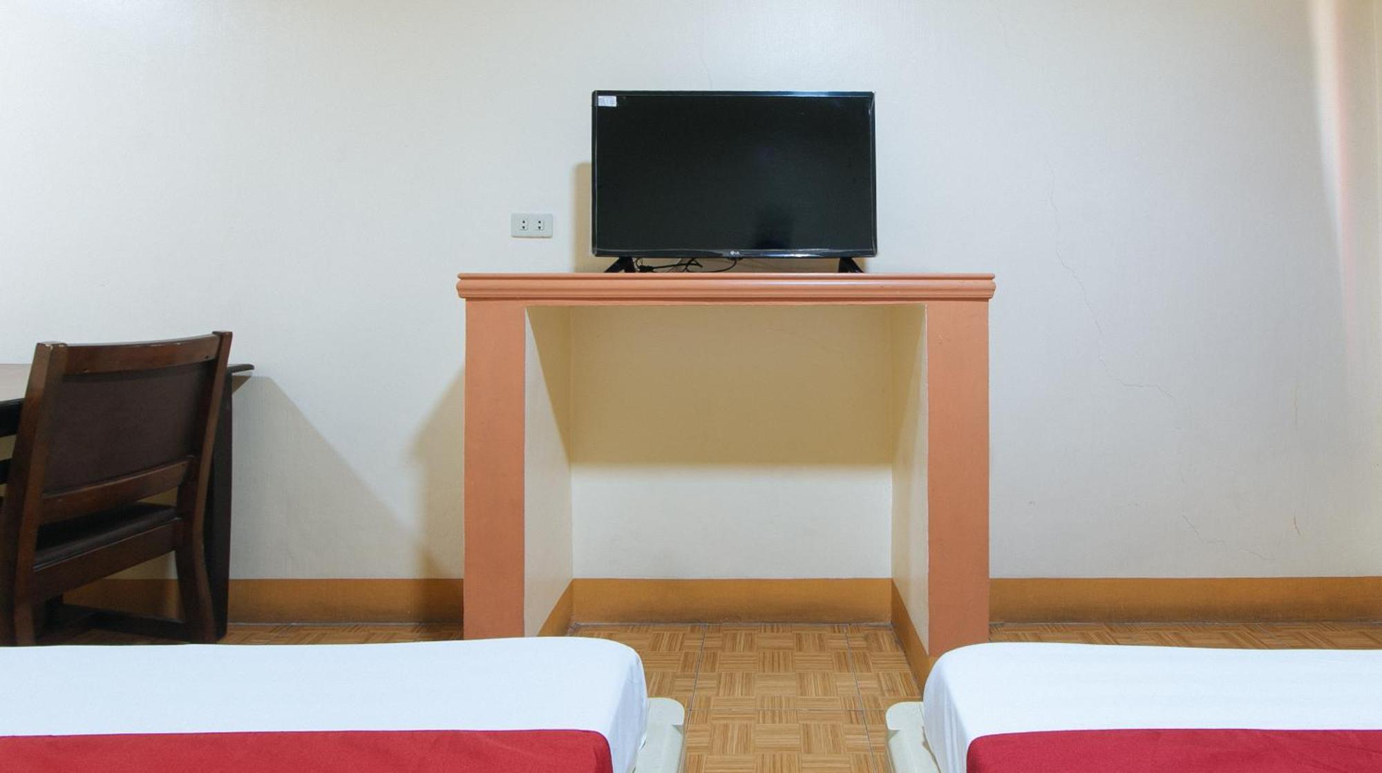 Reddoorz @ Golden Victory Hotel Mabalacat Pampanga ภายนอก รูปภาพ