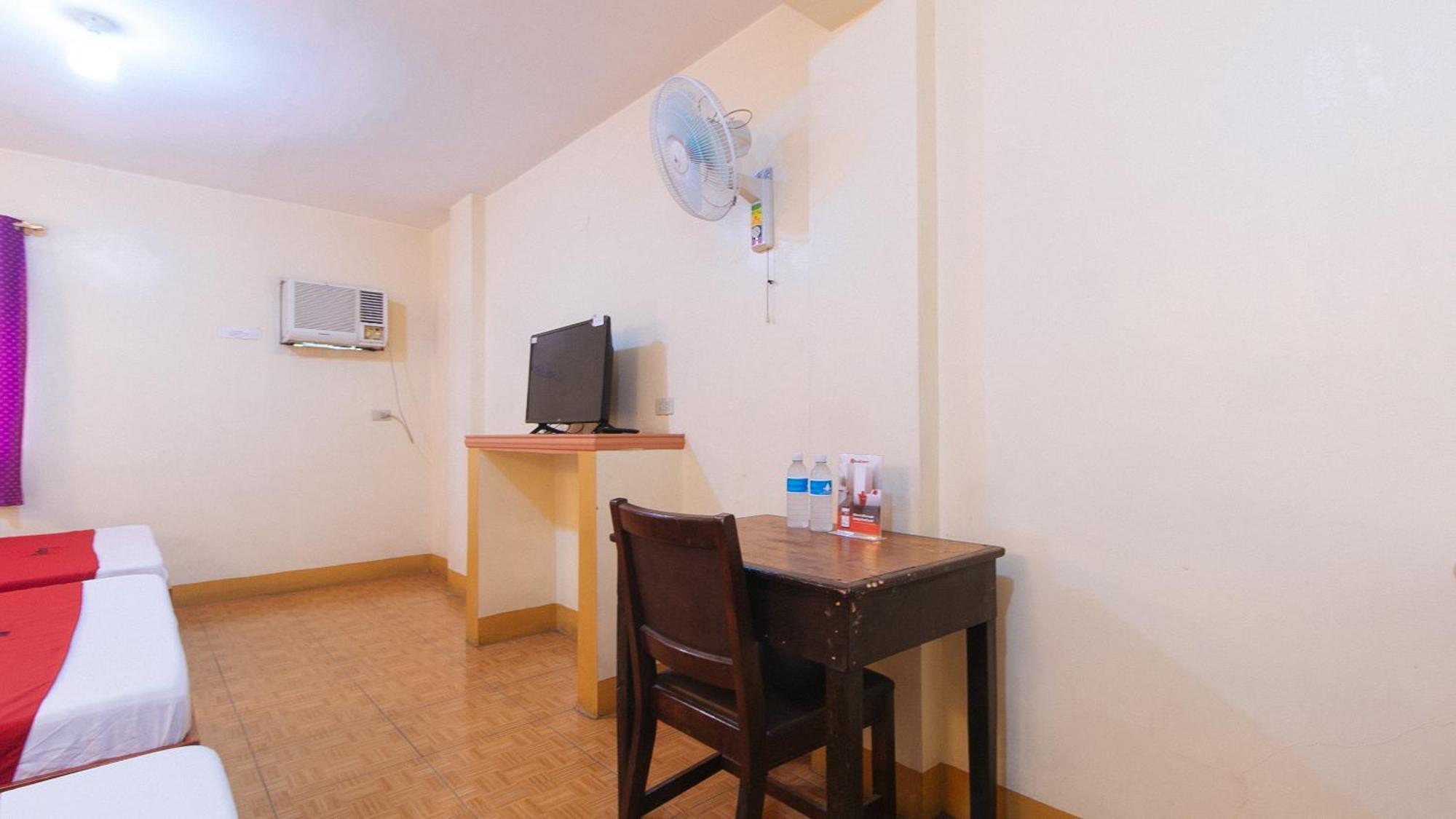 Reddoorz @ Golden Victory Hotel Mabalacat Pampanga ภายนอก รูปภาพ
