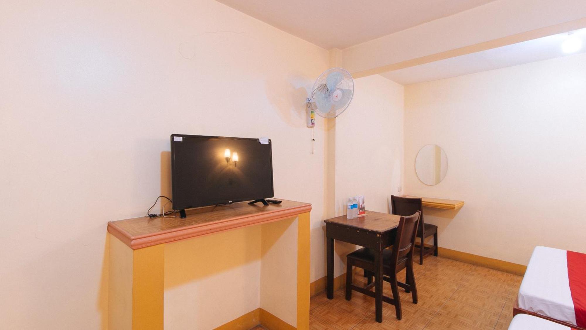 Reddoorz @ Golden Victory Hotel Mabalacat Pampanga ภายนอก รูปภาพ