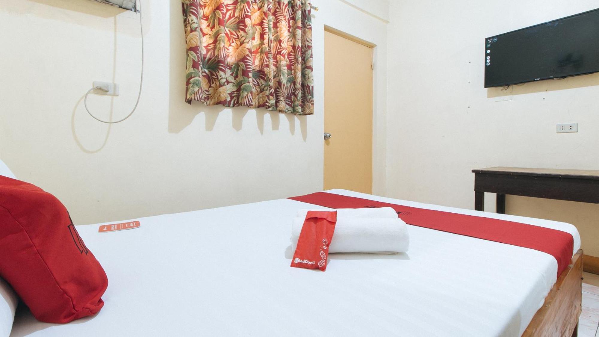 Reddoorz @ Golden Victory Hotel Mabalacat Pampanga ภายนอก รูปภาพ