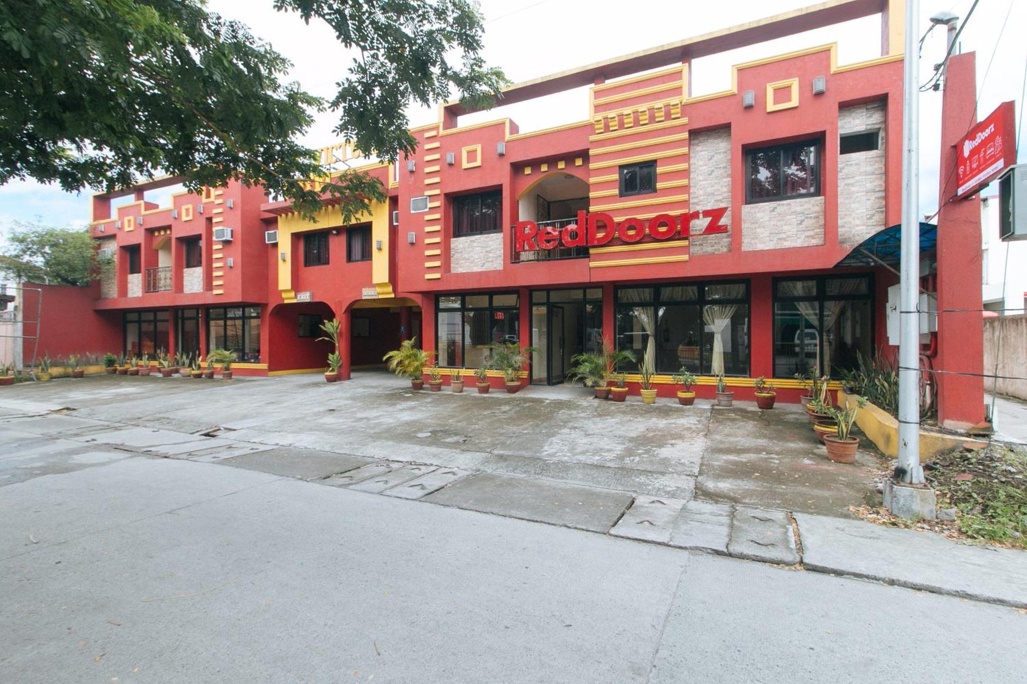 Reddoorz @ Golden Victory Hotel Mabalacat Pampanga ภายนอก รูปภาพ